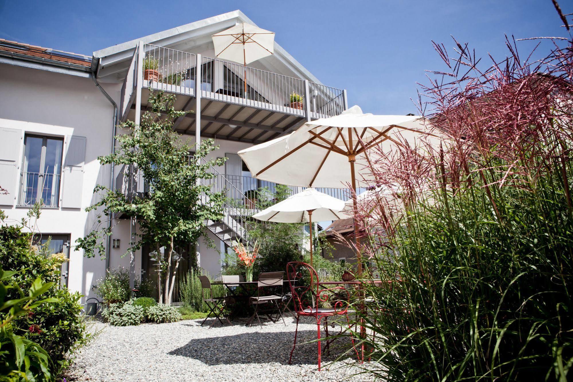 Le Coq Chantant Studios D'Hotes & Boutique Hotel St-Livres Saint-Livres Bagian luar foto